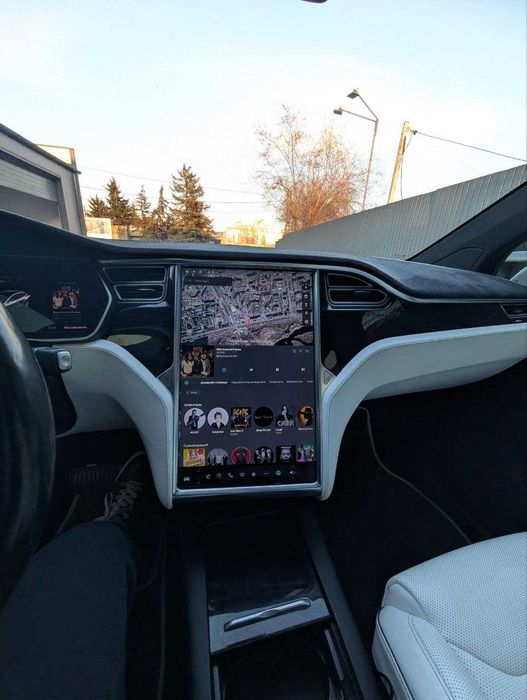 Продам власну Tesla model X 2017 року