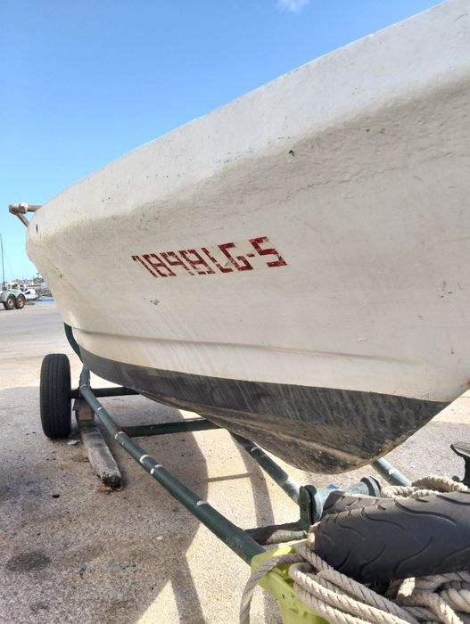 Vende-se Barco 4m com motor Yamaha 25hp com Trim e arranque elétrico | tudo em bom estado
