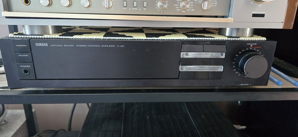 Przedwzmacniacz Yamaha C 60