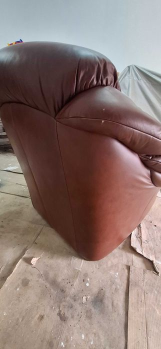 Sofá 1 pessoa castanho pele