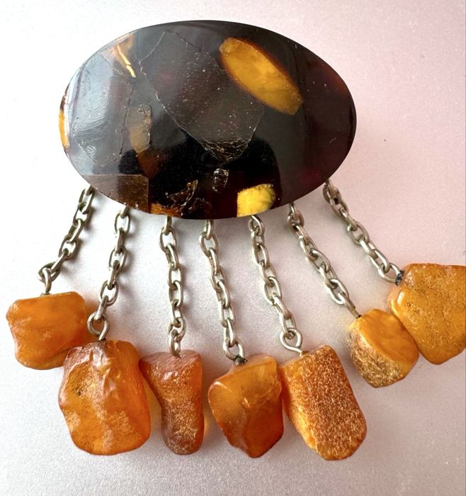 Винтажная брошь. Балтийский янтарь