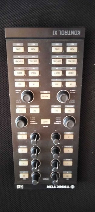 Native Instruments Traktor Kontrol X1