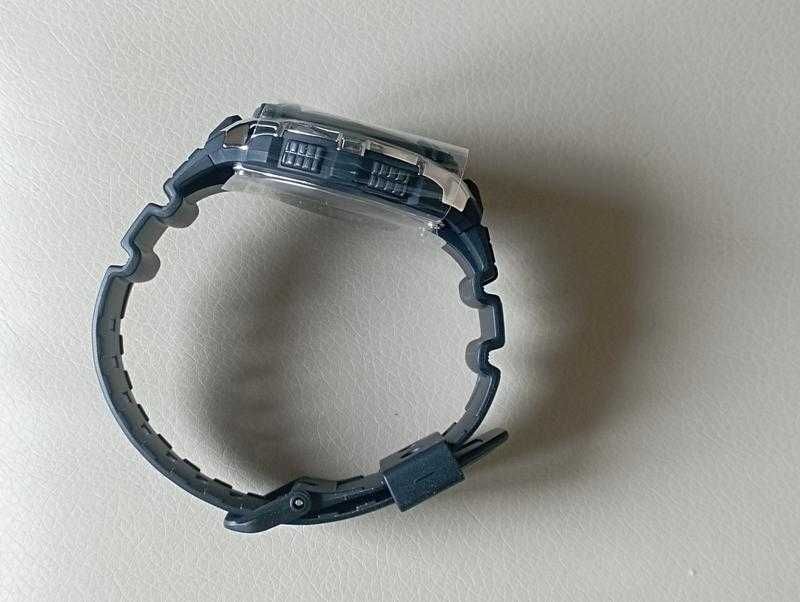 Чоловічий годинник casio ae-2000w-1avcf