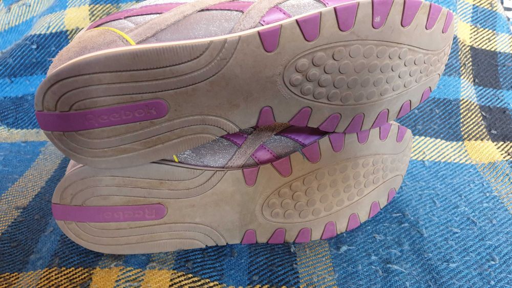 Женские кроссовки Reebok