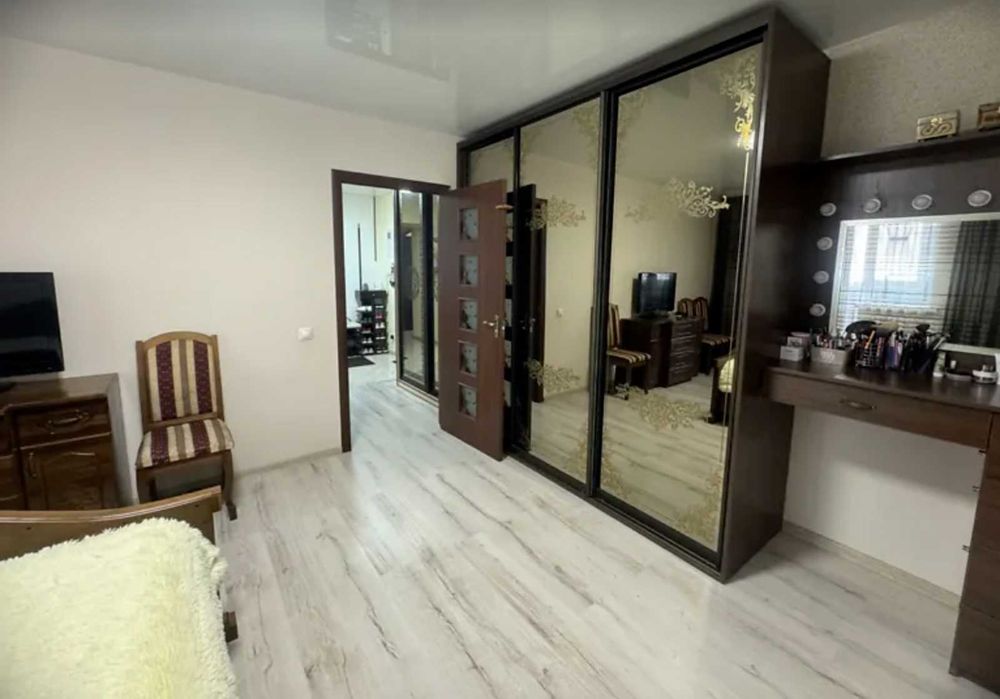 Двокімнатна квартира з ремонтом на третьому поверсі