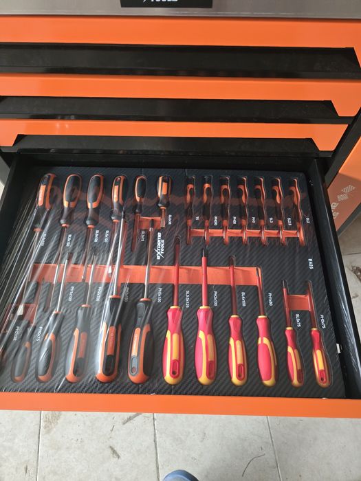 Carrinho de 7 gavetas completas novo