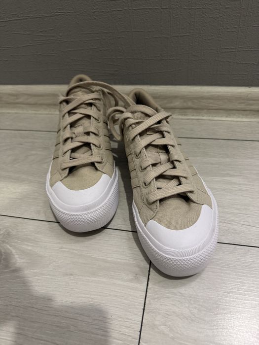 Продам снікерси Adidas