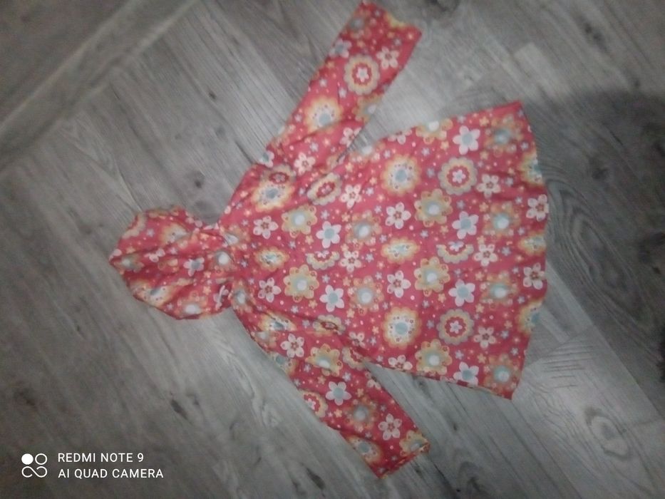 Вітровка на дівчинку