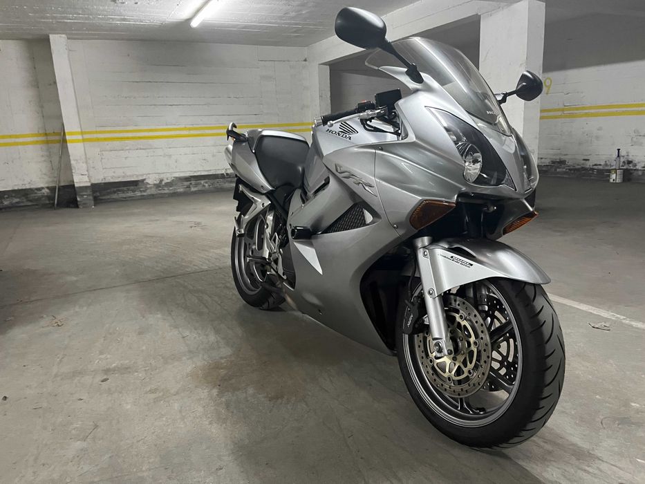 Moto VFR 800 VTEC