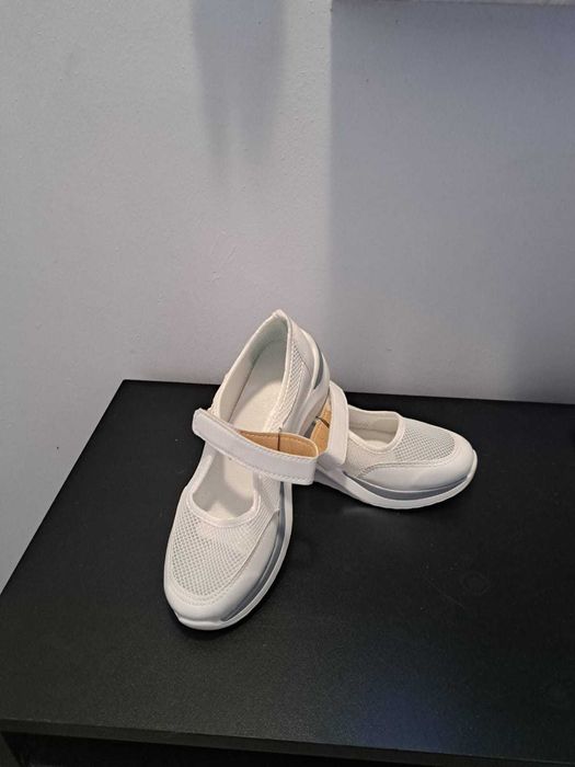 Buty damskie - rozmiar 40
Nowe bez metki