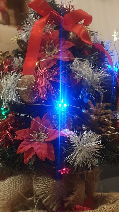 Ozdobiona choinka ze światełkami + kominek zapachowy!