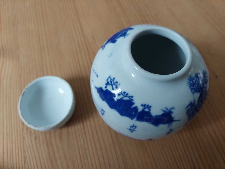 Chiński porcelanowy pojemnik, kobalt