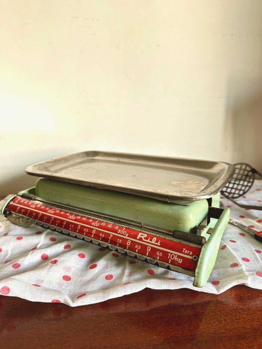 Artigos Retro Vintage "Conta-me como foi" (Batedeira, Balança, TV ..)