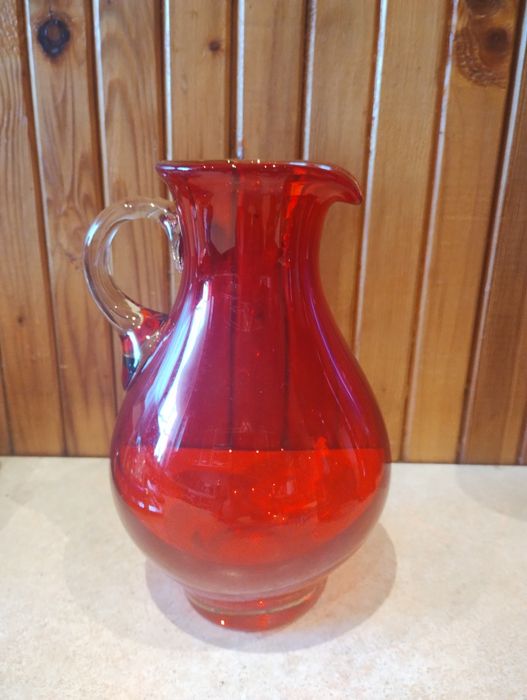 Dzbanek czerwony projektu Horbowego