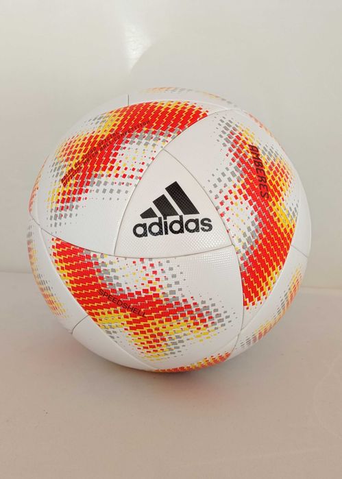 Bola Adidas Amberes 22 Competition RFEF