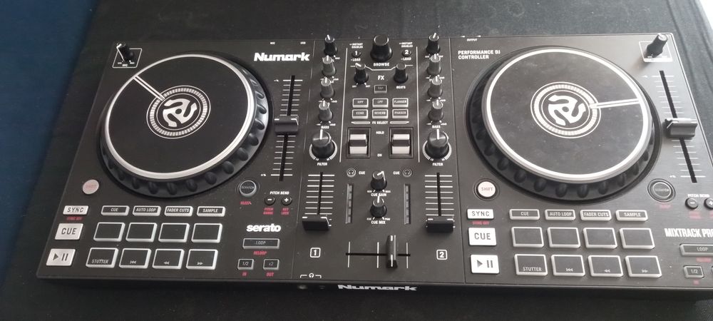 Numark mixtrack pro fx