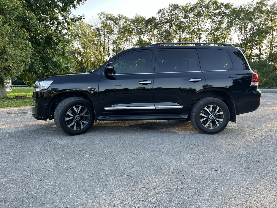 Продається Toyota Land Cruiser 200 2020 рік