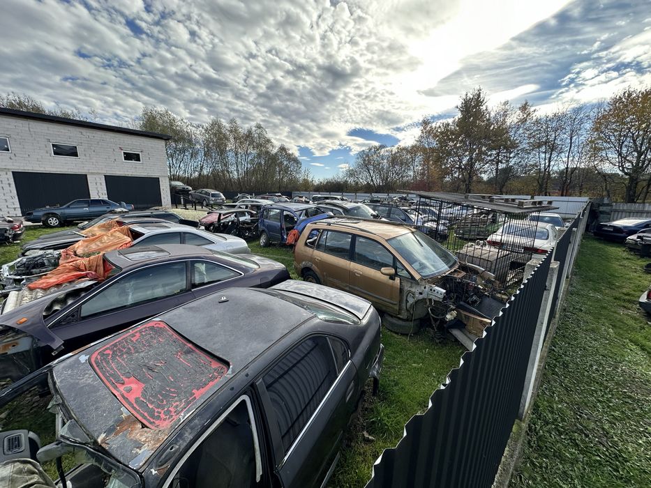 Продам будинок-гаражі