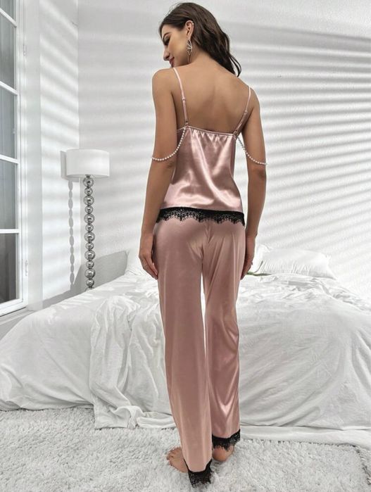 Conjunto Pijama de Renda e Cetim, Novo