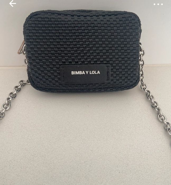 Mala pequena em preto da Bimba y Lola