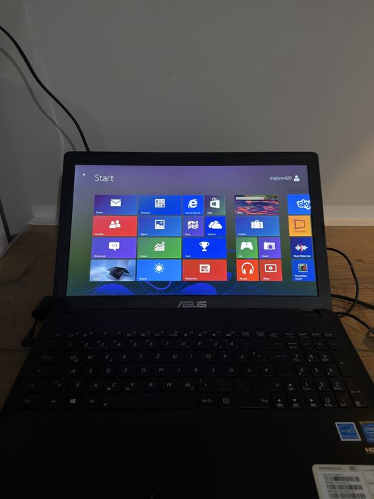 Laptop asus sprawny