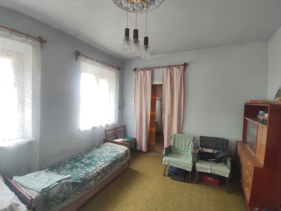 Продам будинок у смт. Обухівка, ділянка 33 сотки