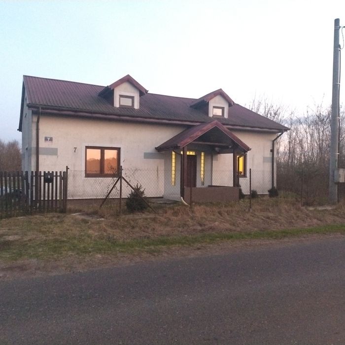 Sprzedam dom pietrowy 160m2 z działką 1944m2