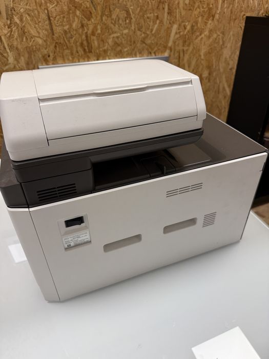 Impressora A4 Laser multifunções