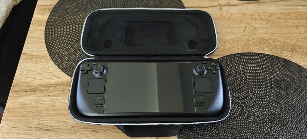 Sprzedam steam deck OLED