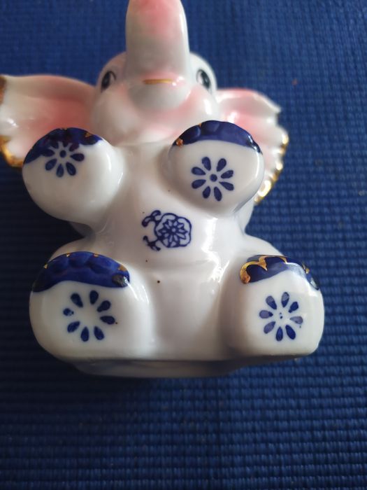 Słoń porcelanowy 14cm x 8cm