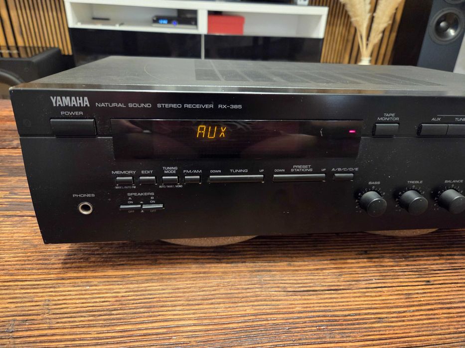 Amplituner stereo Yamaha RX-385