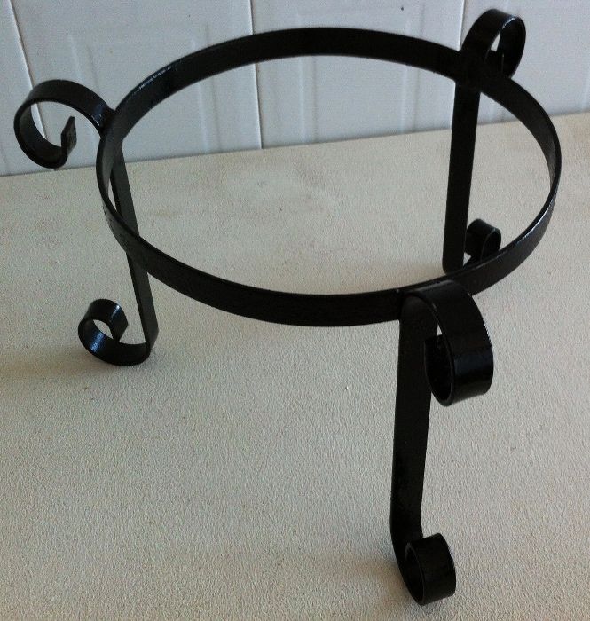 tripés antigos para potes ou vasos feitos a mão