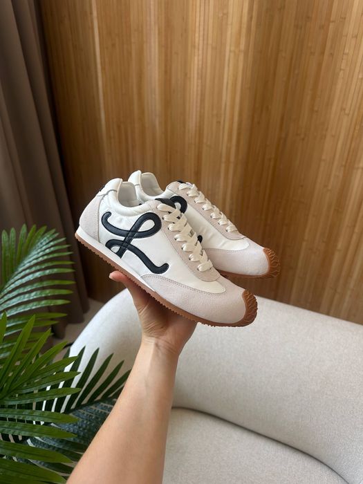 Sneakersy trampki Loewe  białe zamszowe