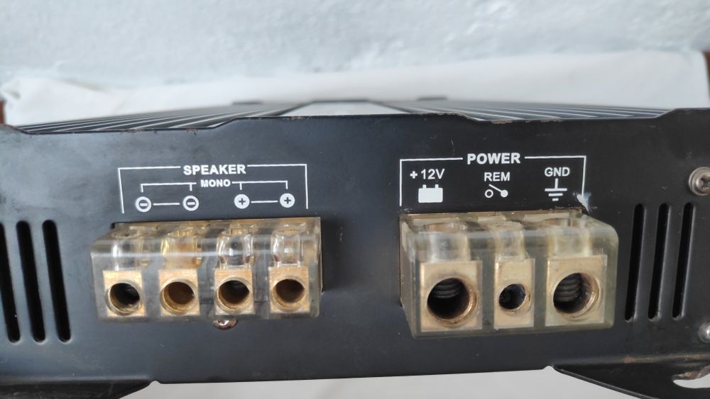 Продам однокомнатный усилитель Competition Pro TL-1022