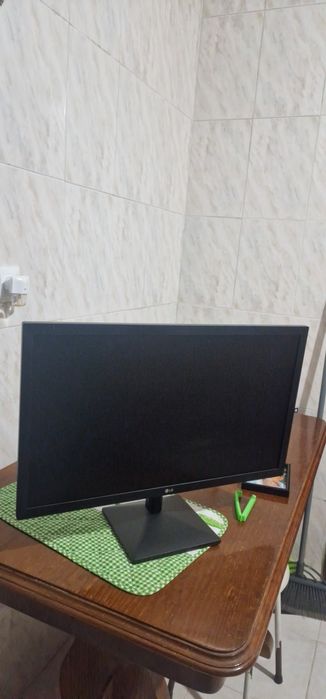 Monitor LG 24" Full HD – 75Hz – HDMI/VGA – Bom estado