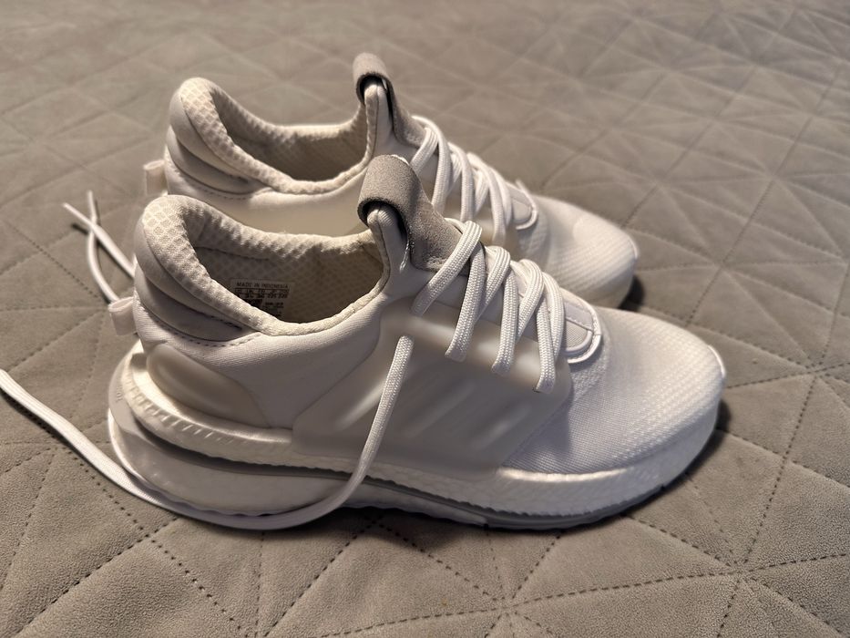 Кросівки adidas boost 36