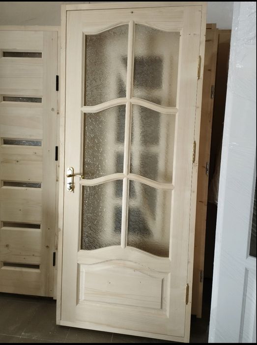 Дерев'яні ДВЕРІ. двері з ДЕРЕВА з масиву. Міжкімнатні вхідні ДВЕРІ.