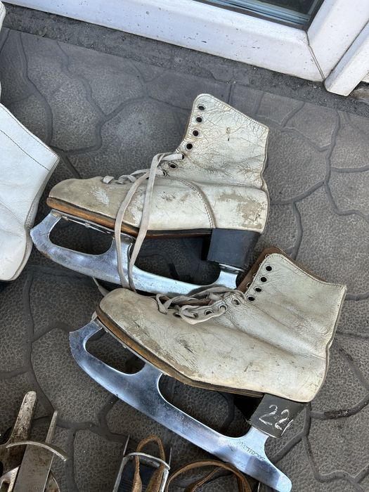 Детские коньки, клюшки