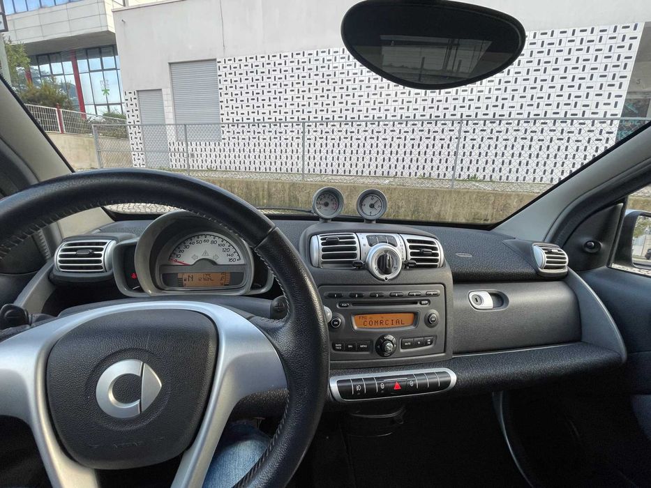 Vende-se Smart Fortwo Passion em excelente estado com muitos extras.