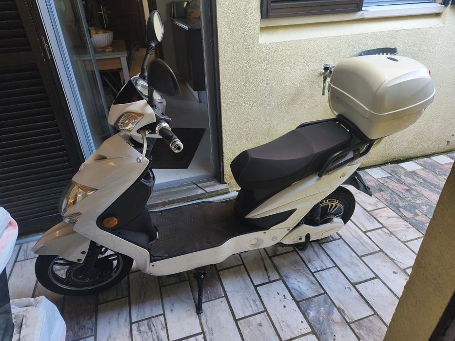 Scooter eléctrica