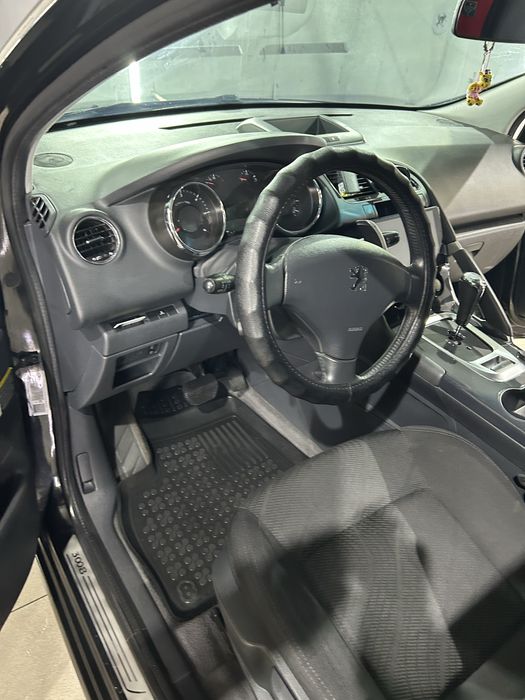 Продам Пежо 3008 1.6 HDI 2011 року