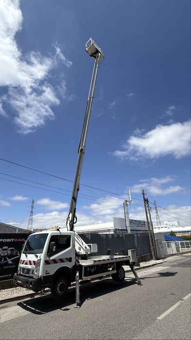 NISSAN CABSTAR 3.0 130cv Grua Cesto de 20M 2020 Apenas 28.000km ###OPORTUNIDADE###
