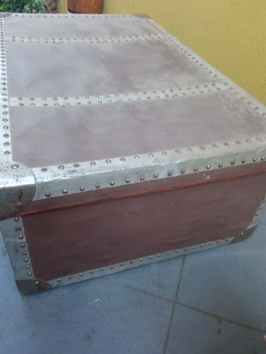 Mala antiga em bom estado