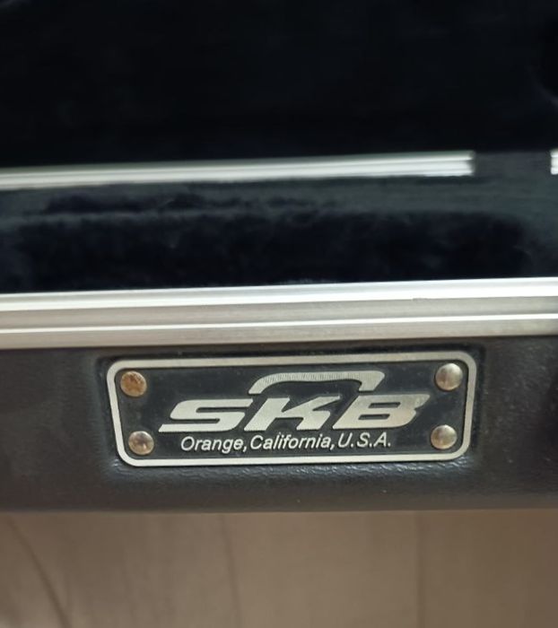 Туровий жесткий кейс (кофр) для електрогитары Skb case 1skb-66 USA