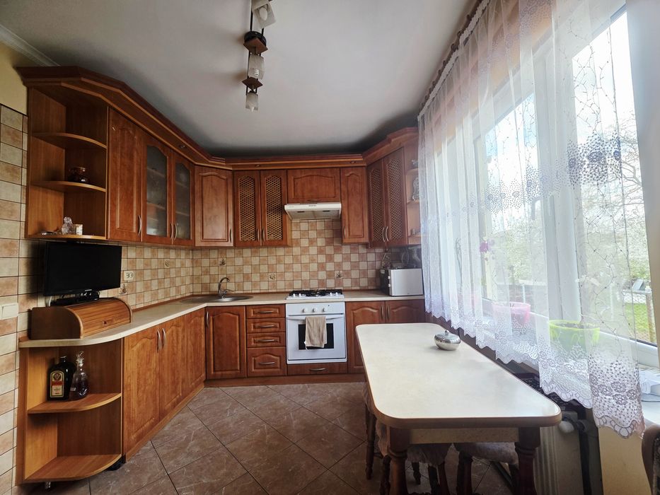 Продається  будинок. Працюєм з бюджетними коштами.