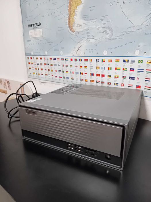 Computador de mesa Lenovo