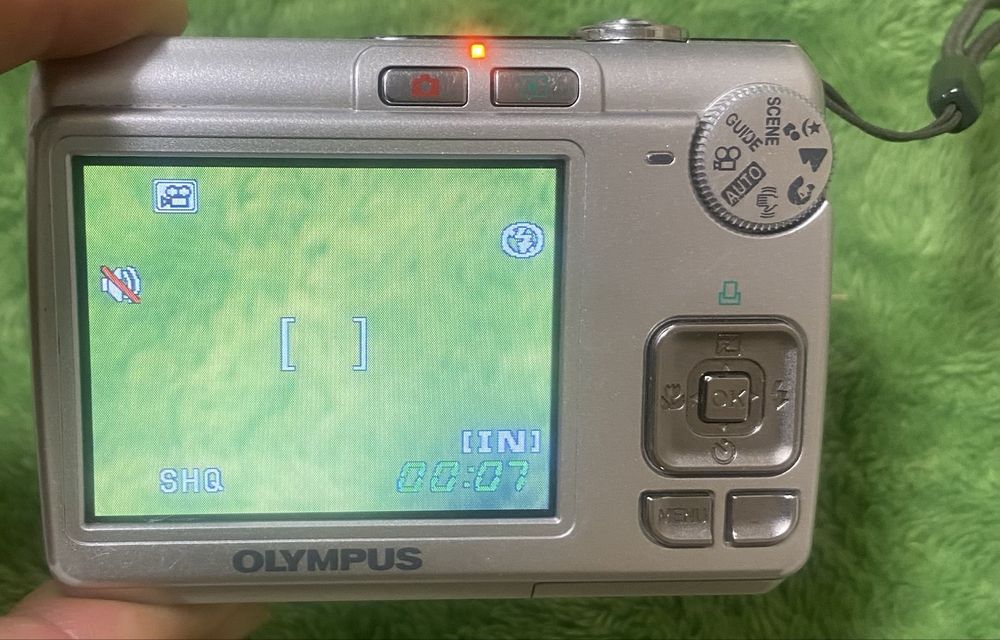 Продам фотоапарат Olympus FE-210