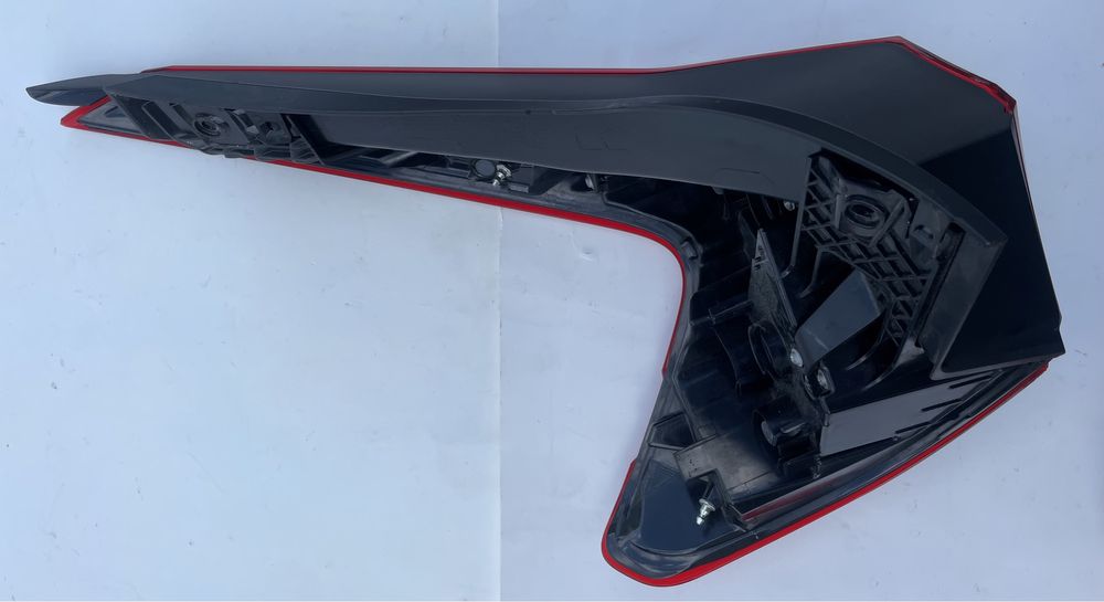 Mitsubishi Eclipse Cross 18-20 / lampa prawa tylna tył LED / ORG.