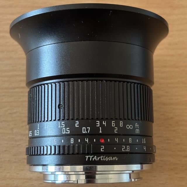 Lente TTArtisan 10mm F2 APSC encaixe Sony E