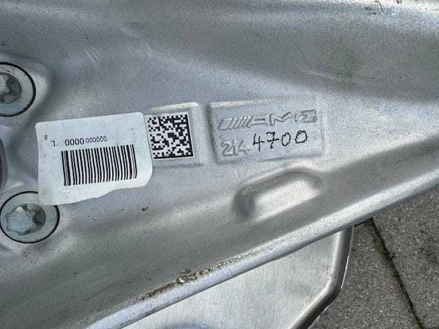 Кулак Цапфа Ричак Ступица Mercedes E-class W214 AMG